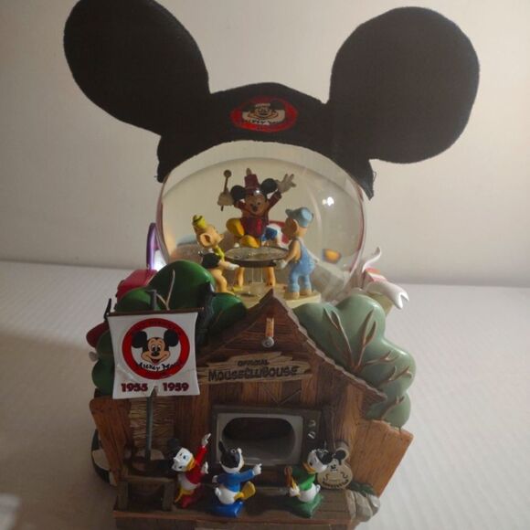 👍 Vintage Mickey Mouse Club Snow Globe Read. C5 - Picture 1 of 9
